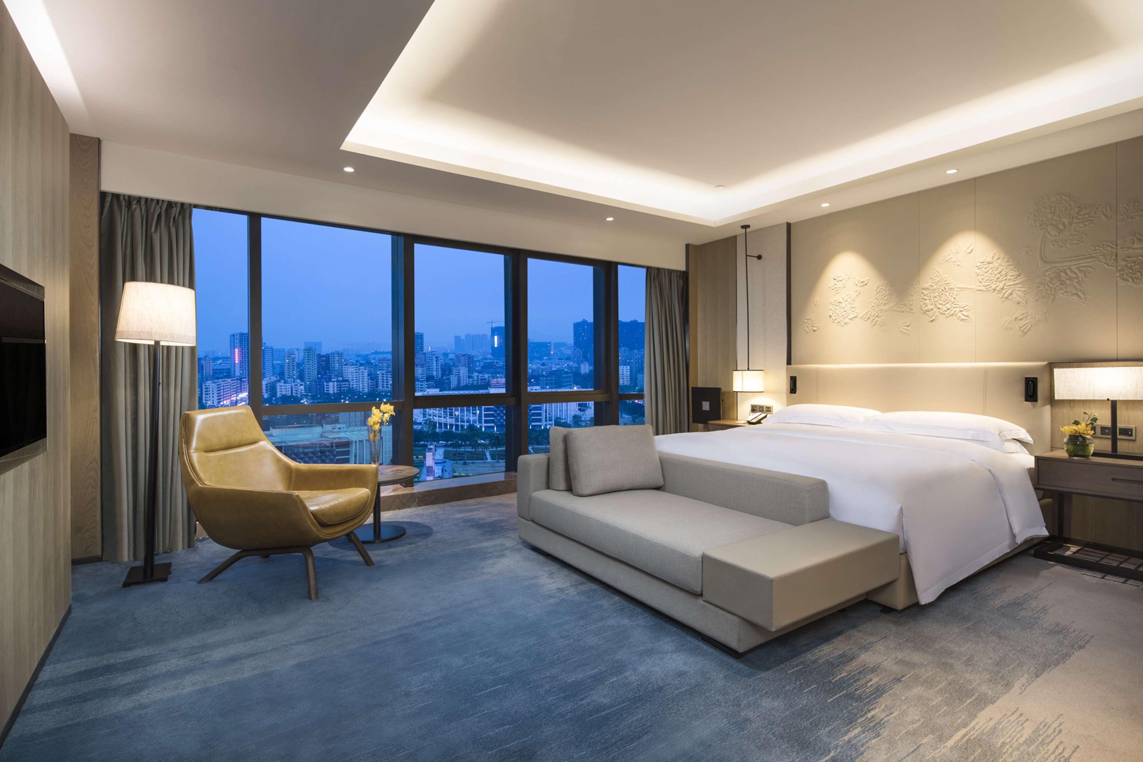 Doubletree By Hilton Hotel Shenzhen Longhua, Near Huawei, Foxcnn, Shenzhen North Railway, Uniwalk & Uniworld Shopping Mall, Sam'S Club Exterior photo