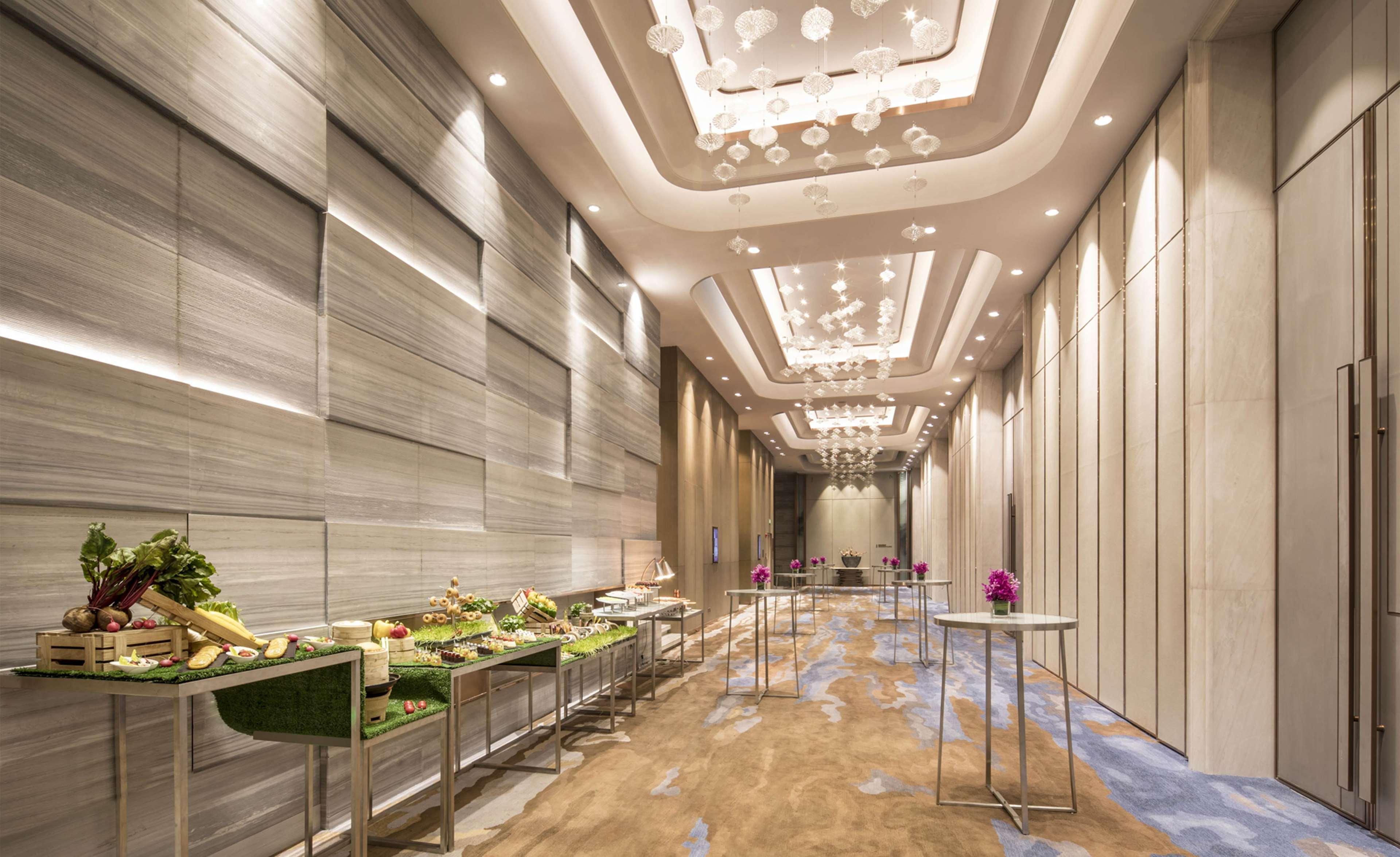 Doubletree By Hilton Hotel Shenzhen Longhua, Near Huawei, Foxcnn, Shenzhen North Railway, Uniwalk & Uniworld Shopping Mall, Sam'S Club Exterior photo