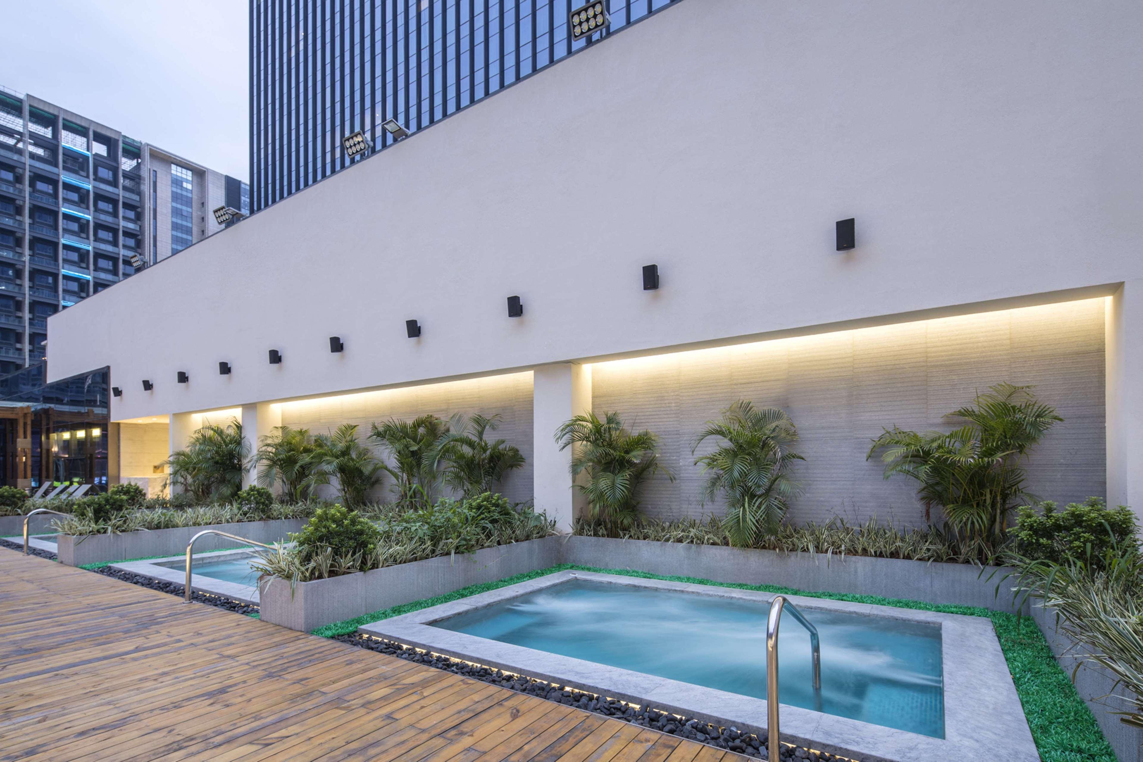 Doubletree By Hilton Hotel Shenzhen Longhua, Near Huawei, Foxcnn, Shenzhen North Railway, Uniwalk & Uniworld Shopping Mall, Sam'S Club Exterior photo