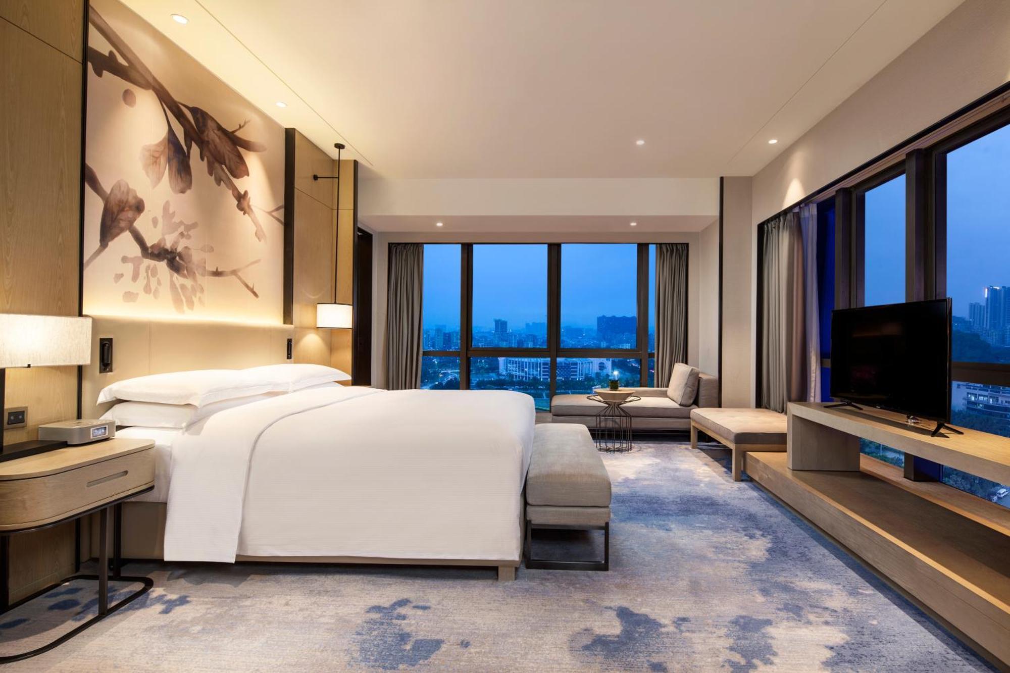 Doubletree By Hilton Hotel Shenzhen Longhua, Near Huawei, Foxcnn, Shenzhen North Railway, Uniwalk & Uniworld Shopping Mall, Sam'S Club Exterior photo