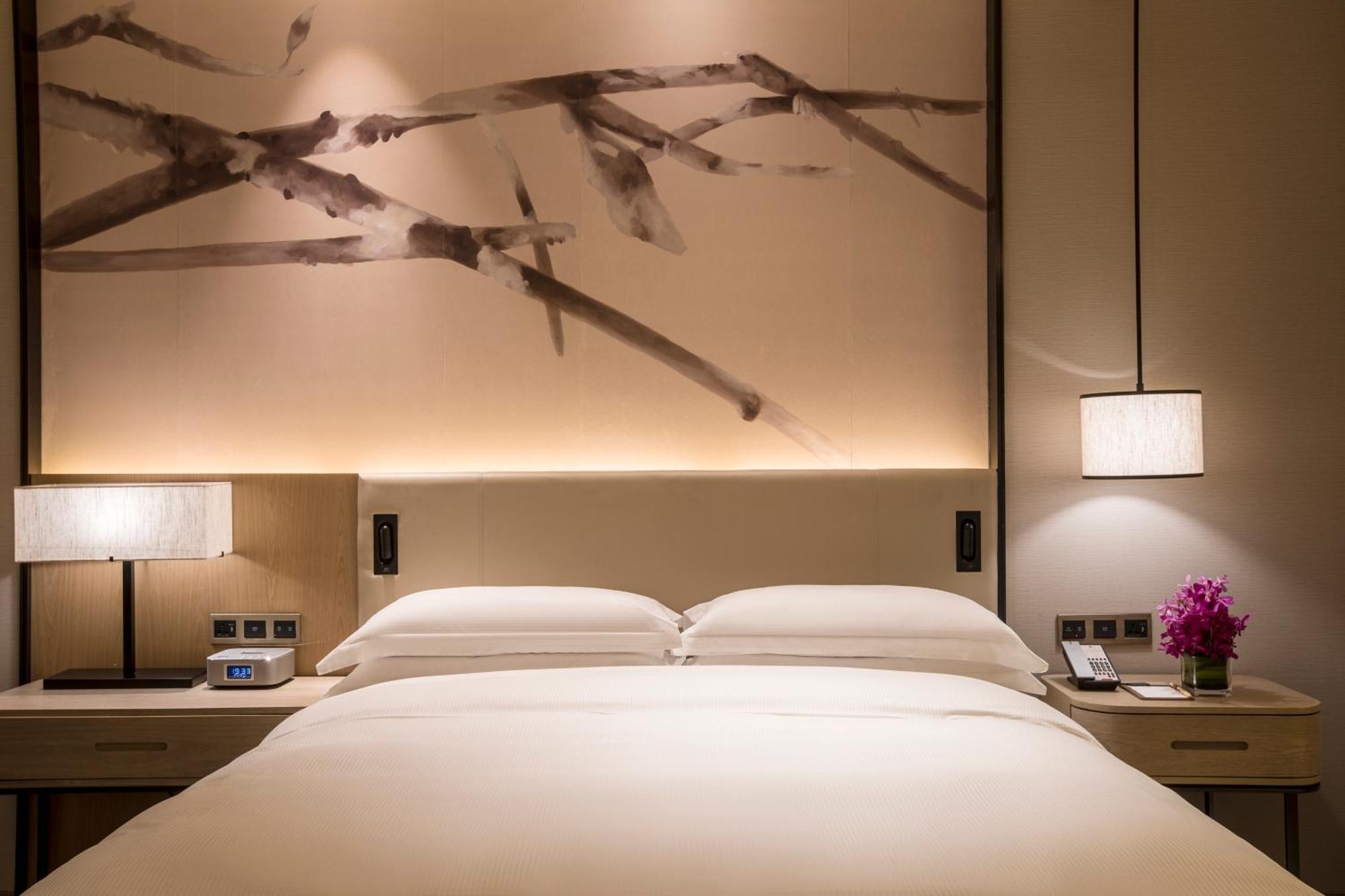 Doubletree By Hilton Hotel Shenzhen Longhua, Near Huawei, Foxcnn, Shenzhen North Railway, Uniwalk & Uniworld Shopping Mall, Sam'S Club Exterior photo