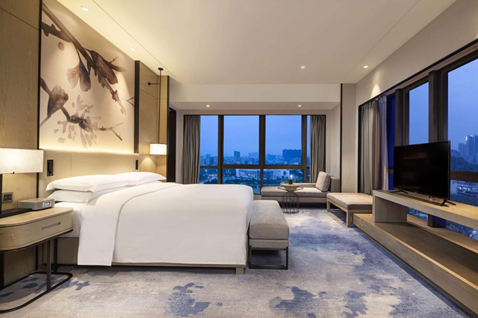 Doubletree By Hilton Hotel Shenzhen Longhua, Near Huawei, Foxcnn, Shenzhen North Railway, Uniwalk & Uniworld Shopping Mall, Sam'S Club Exterior photo