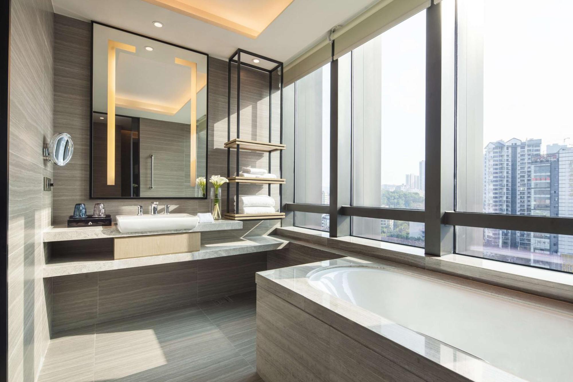 Doubletree By Hilton Hotel Shenzhen Longhua, Near Huawei, Foxcnn, Shenzhen North Railway, Uniwalk & Uniworld Shopping Mall, Sam'S Club Exterior photo