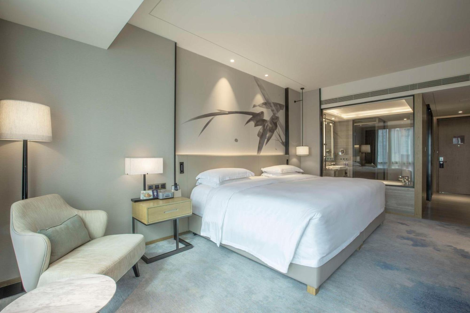 Doubletree By Hilton Hotel Shenzhen Longhua, Near Huawei, Foxcnn, Shenzhen North Railway, Uniwalk & Uniworld Shopping Mall, Sam'S Club Exterior photo