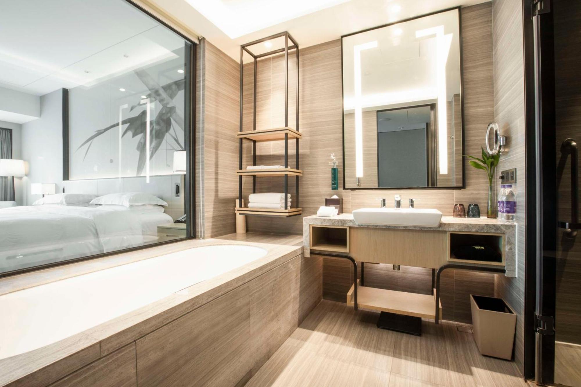 Doubletree By Hilton Hotel Shenzhen Longhua, Near Huawei, Foxcnn, Shenzhen North Railway, Uniwalk & Uniworld Shopping Mall, Sam'S Club Exterior photo