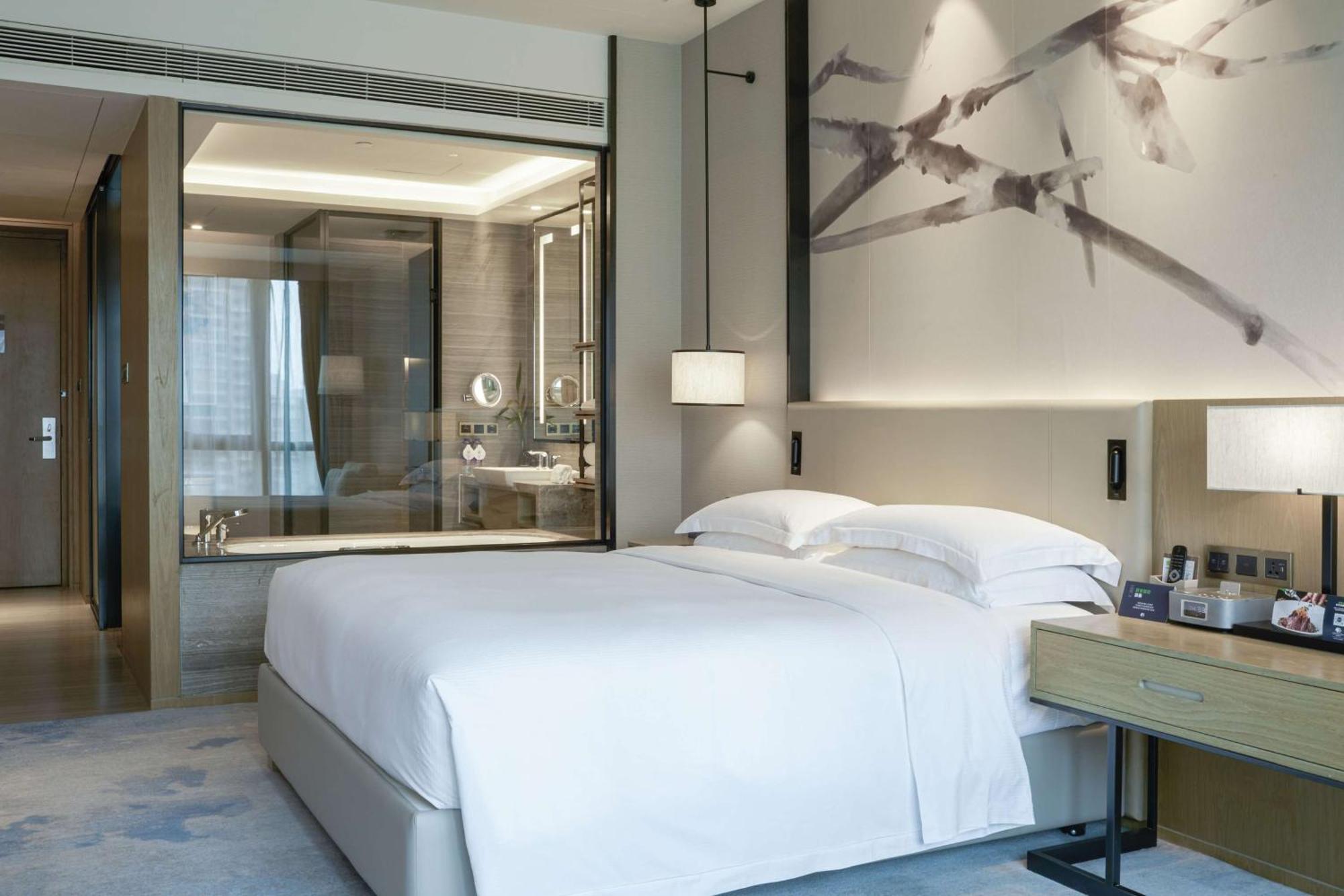 Doubletree By Hilton Hotel Shenzhen Longhua, Near Huawei, Foxcnn, Shenzhen North Railway, Uniwalk & Uniworld Shopping Mall, Sam'S Club Exterior photo
