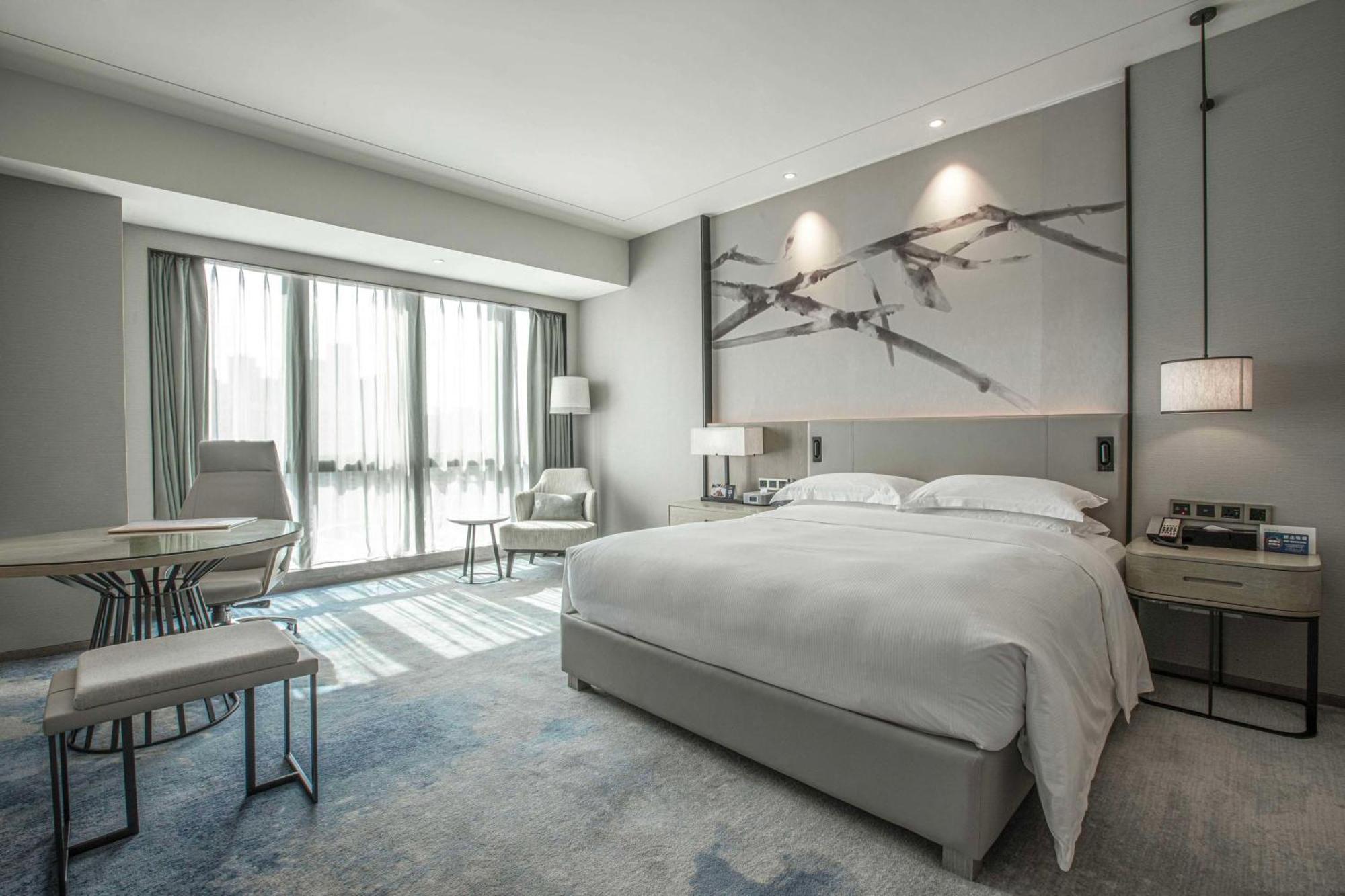 Doubletree By Hilton Hotel Shenzhen Longhua, Near Huawei, Foxcnn, Shenzhen North Railway, Uniwalk & Uniworld Shopping Mall, Sam'S Club Exterior photo
